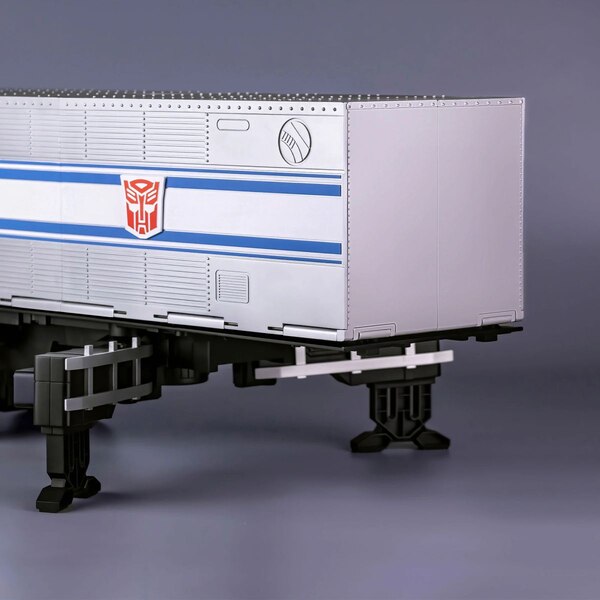  Robosen Transformers Optimus Prime Auto Converting Trailer With Roller Preorders  (5 of 19)